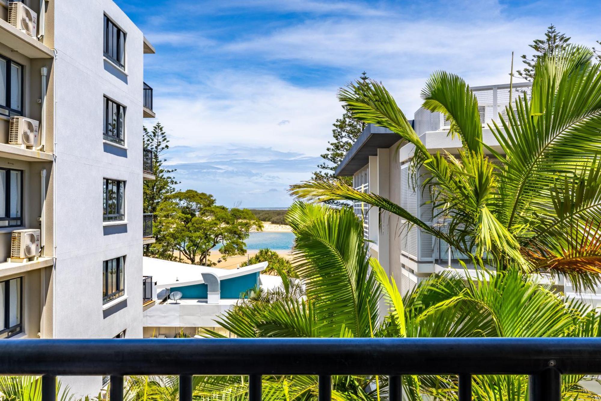 Belaire Place Motel Apartments Caloundra Bagian luar foto