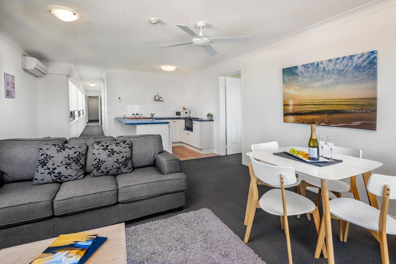 Belaire Place Motel Apartments Caloundra Bagian luar foto