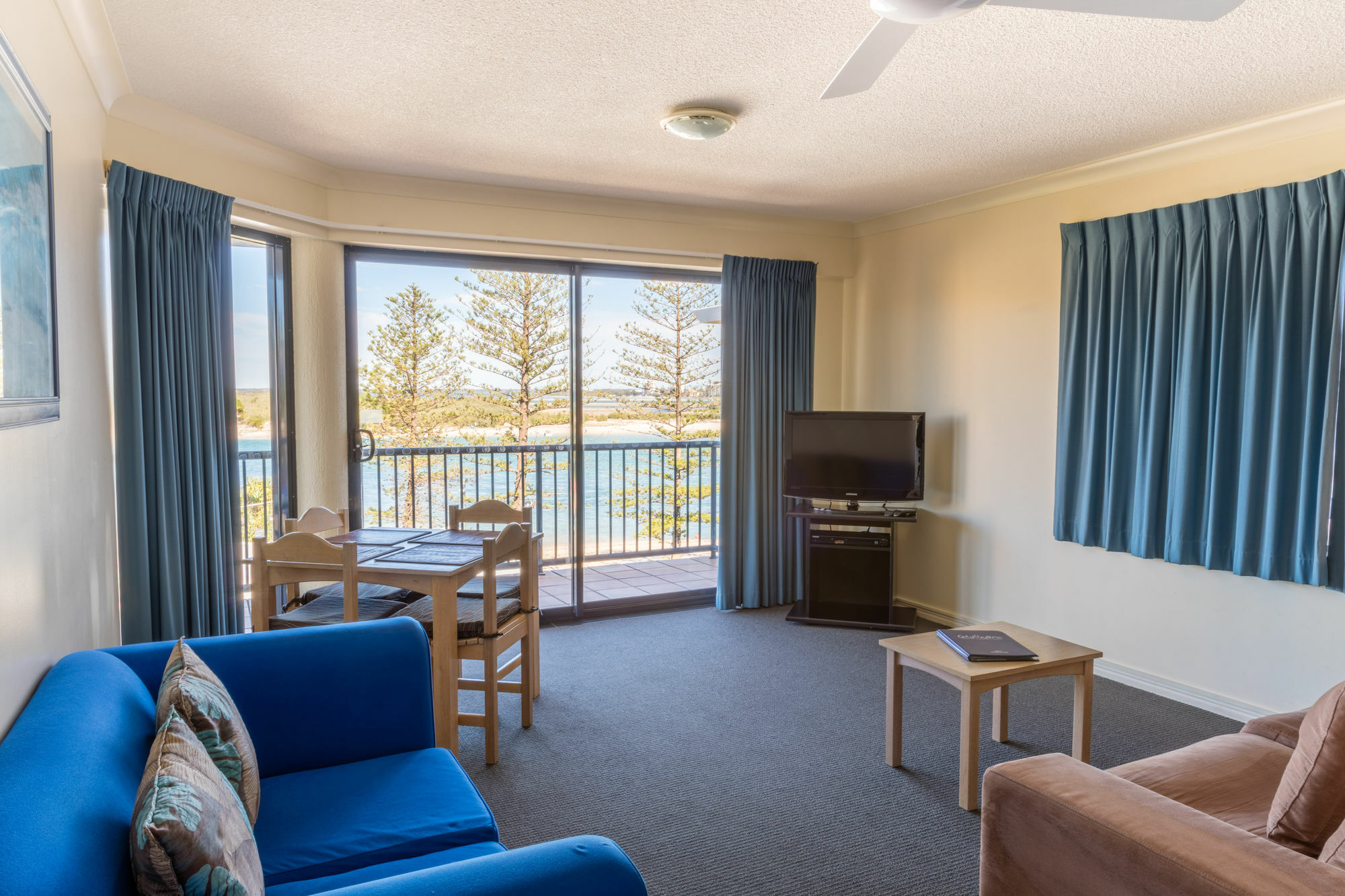 Belaire Place Motel Apartments Caloundra Bagian luar foto